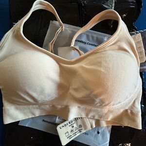 Underoutfit 459 Comfort Shaping Bra with adjustable straps (M)